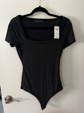 *NWT*Abercrombie & Fitch Black Square-Neck Short-Sleeve Bodysuit